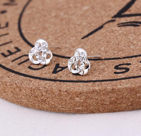 Earrings For Women Pearl Cute Fashion Girls Animal Jewelry Trend Rabbit Flower Heart Silver Fruit Cherry Butterfly Classic