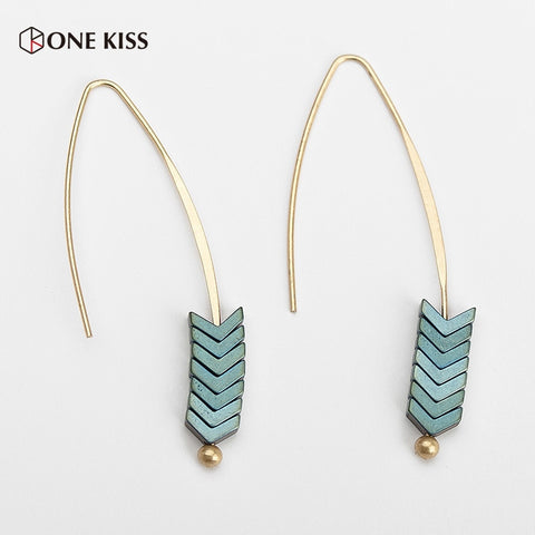 Vintage Natural Rock Stud Earrings Spear Gold Triangle Arrow Long Hook Earrings for Women Fashion Jewelry Punk Brincos 2019